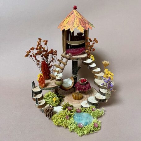 Naturemake model of a Little Oak Treehouse