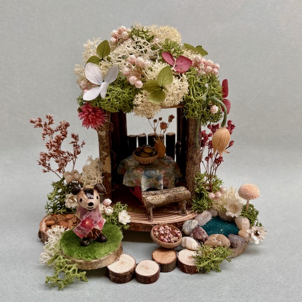 Naturemake model of little mossy hut