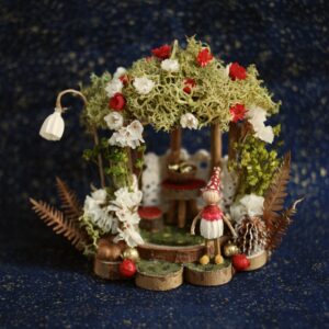 naturemake model of little festive hut